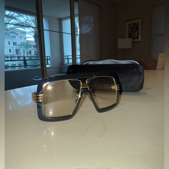 Gucci sunglasses worn once - Picture 3 of 5